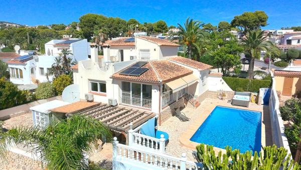 Casa o chalet independiente en Pinar de Advocat-Cometa, Moraira photo 1