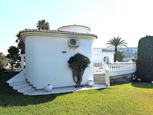 Chalet wolnostojący na sprzedaż w  Casa o chalet en Pinar de Advocat-Cometa, Moraira, Moraira photo 3