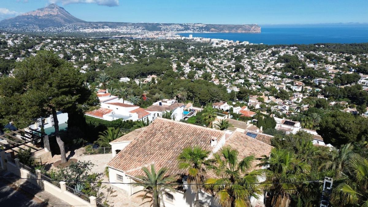 Продажа отдельного шале в Casa o chalet en Calle del Roget, La Granadella - Costa Nova, Jávea/Xàbia, Хавья/Хабия photo 3