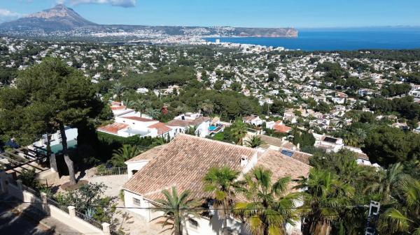 Частный шале на продаже в Casa o chalet en Calle del Roget, La Granadella - Costa Nova, Jávea/Xàbia, Хавья/Хабия thumbnail 3