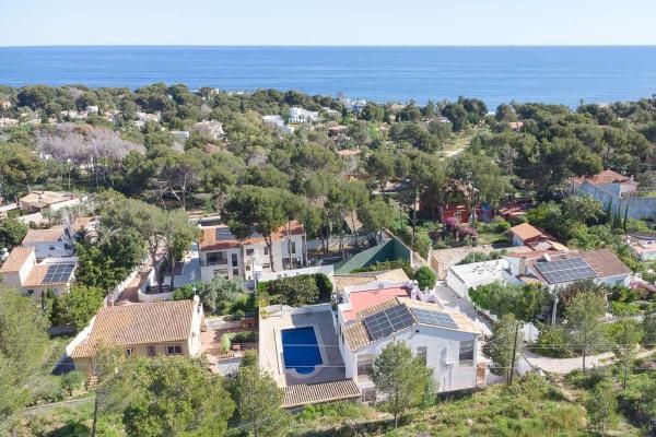 Chalet wolnostojący na sprzedaż w Casa o chalet en Les Rotes/Las Rotas, Denia, Dénia thumbnail 2