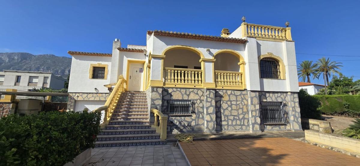 Sprzedaż niezależnego domku jednorodzinnego w Casa o chalet en El Montgó, Denia, Dénia photo 1