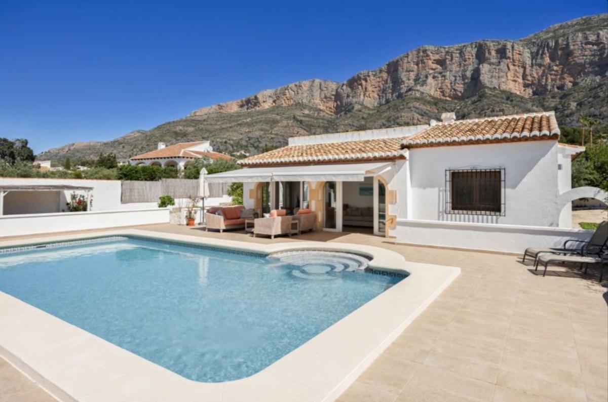 Properties for sale and rent in Spain photo 1
