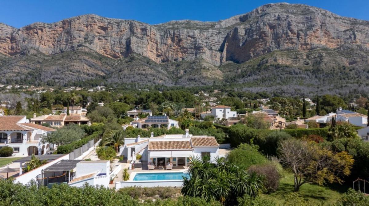 Properties for sale and rent in Spain photo 3