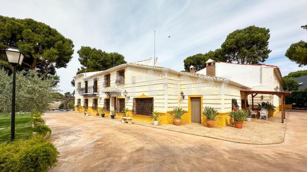 Casa o chalet independiente en Calle loma bada, Petrer thumbnail 2