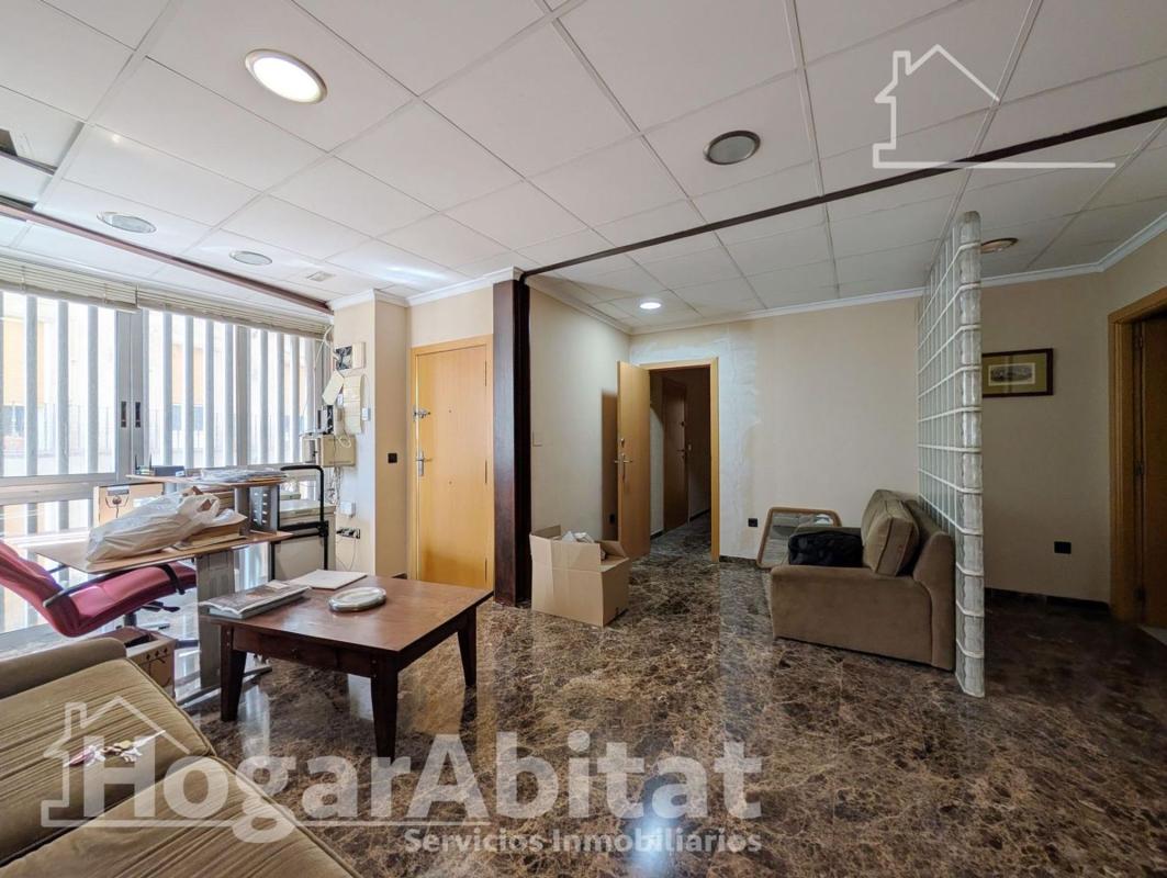 Venta de piso en Piso en Calle Valdés, Centro Tradicional, Alicante / Alacant, Alicante / Alacant
 photo 3