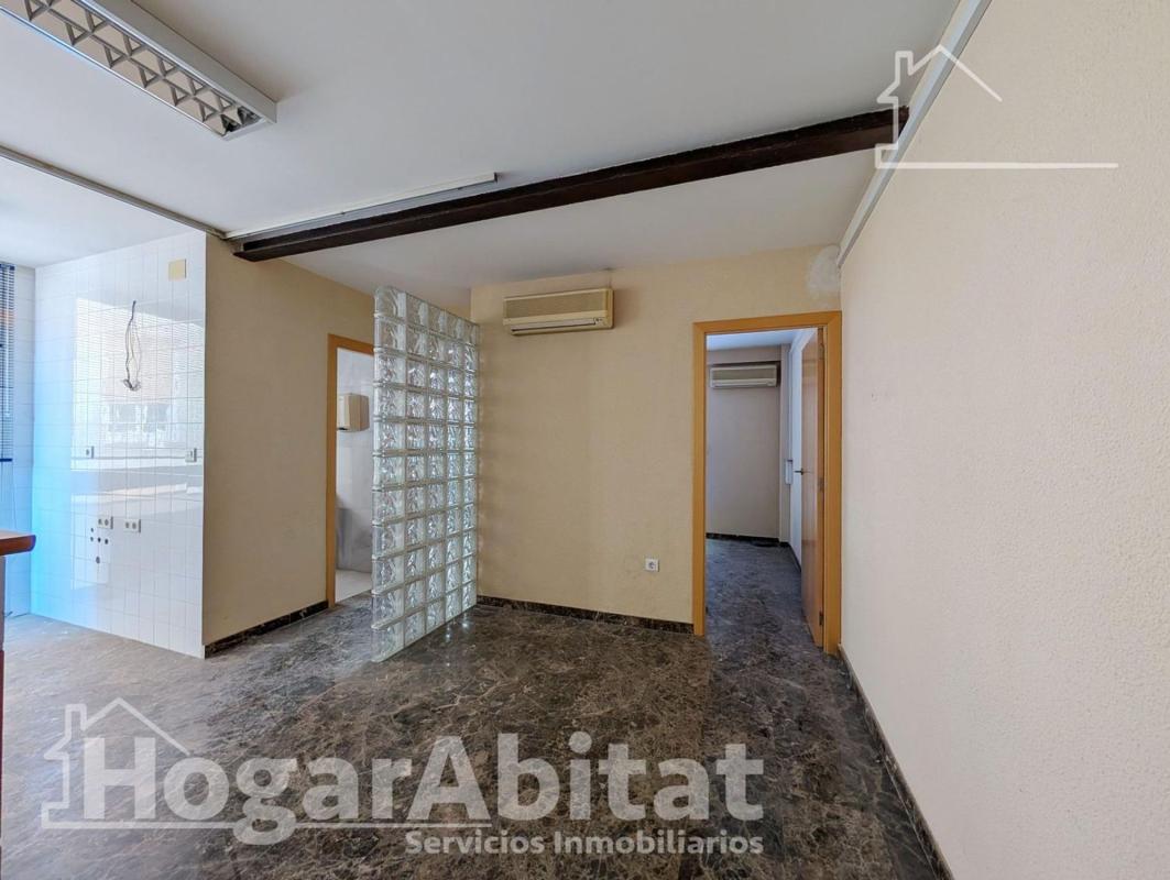 Venta de piso en Piso en Calle Valdés, Centro Tradicional, Alicante / Alacant, Alicante / Alacant
 photo 5