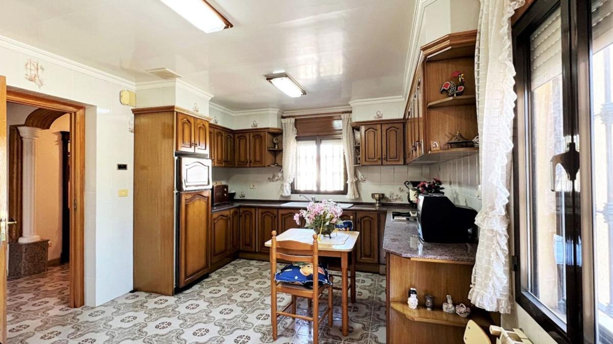 Properties for sale and rent in Spain photo 3
