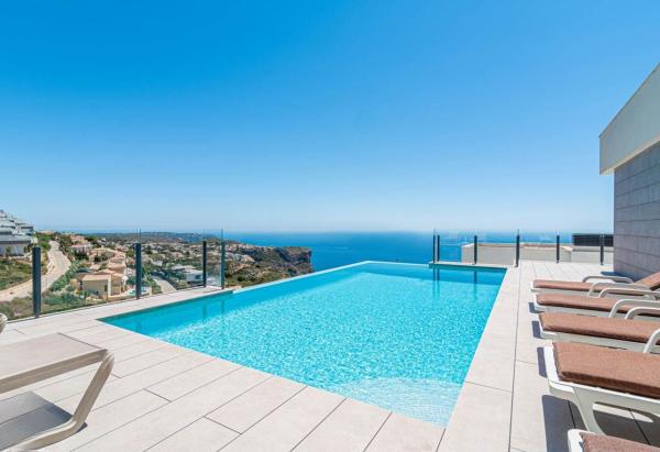 Independent chalet for sale in Casa o chalet en Cumbre del Sol, Benitachell, Benitachell
thumbnail 2