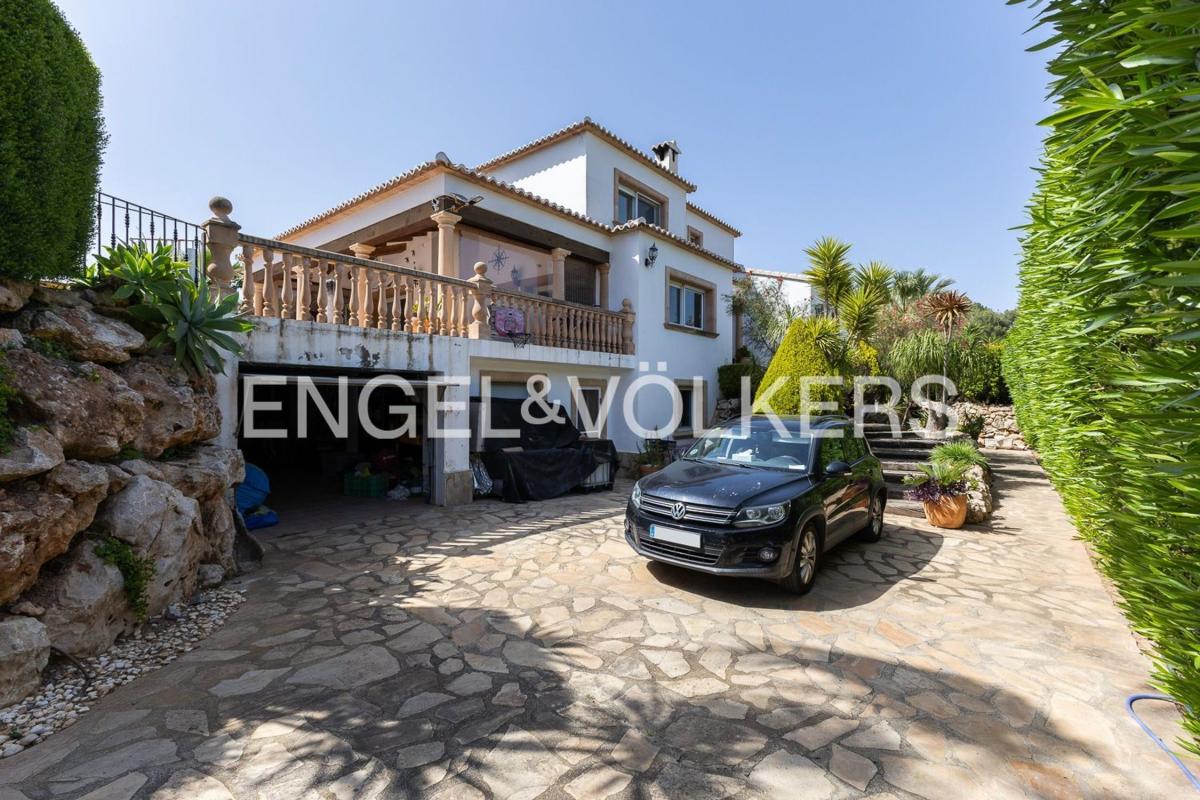 Недвижимость на продажу и в аренду в Испании photo 3