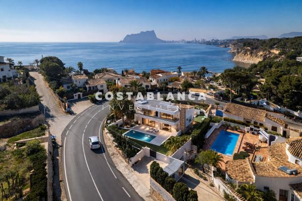 Частный шале на продаже в Casa o chalet en Avenida de la Marina, Cala Advocat - Baladrar, Benissa, Бенисса thumbnail 2