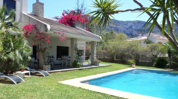 Chalet wolnostojący na sprzedaż w Casa o chalet en El Montgó, Denia, Dénia thumbnail 2