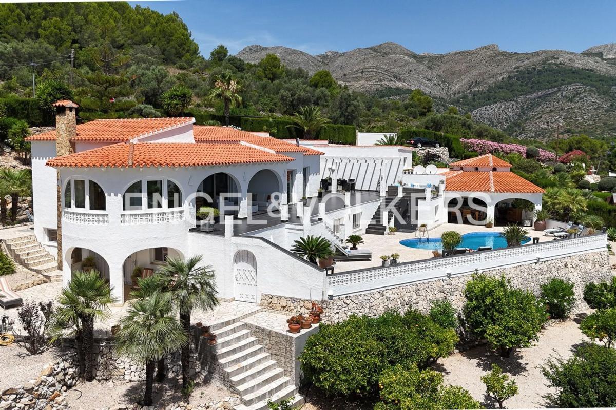 Properties for sale and rent in Spain photo 1