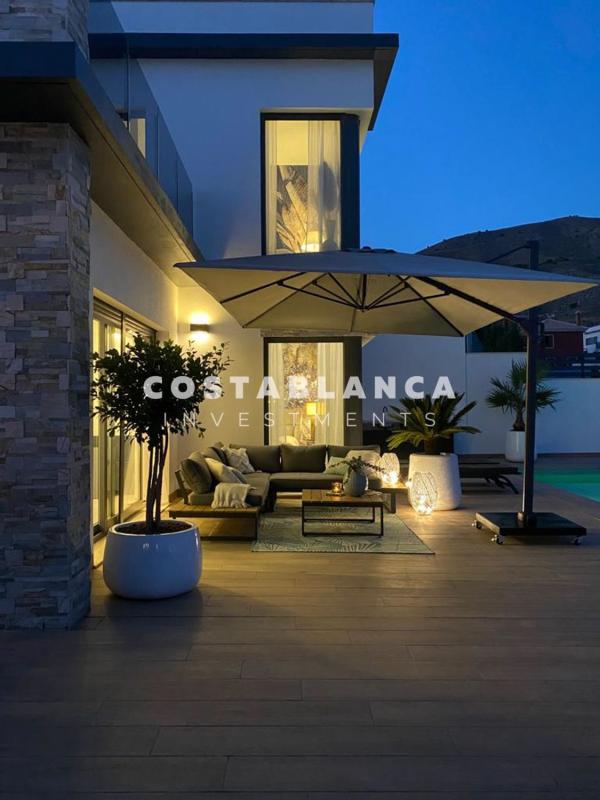 Продажа отдельного шале в Casa o chalet en Avenida Barcelona, Balcón de Finestrat-Terra Marina, Finestrat, Финестрат photo 1