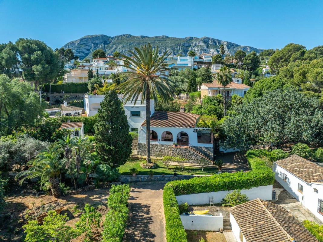 Properties for sale and rent in Spain photo 4