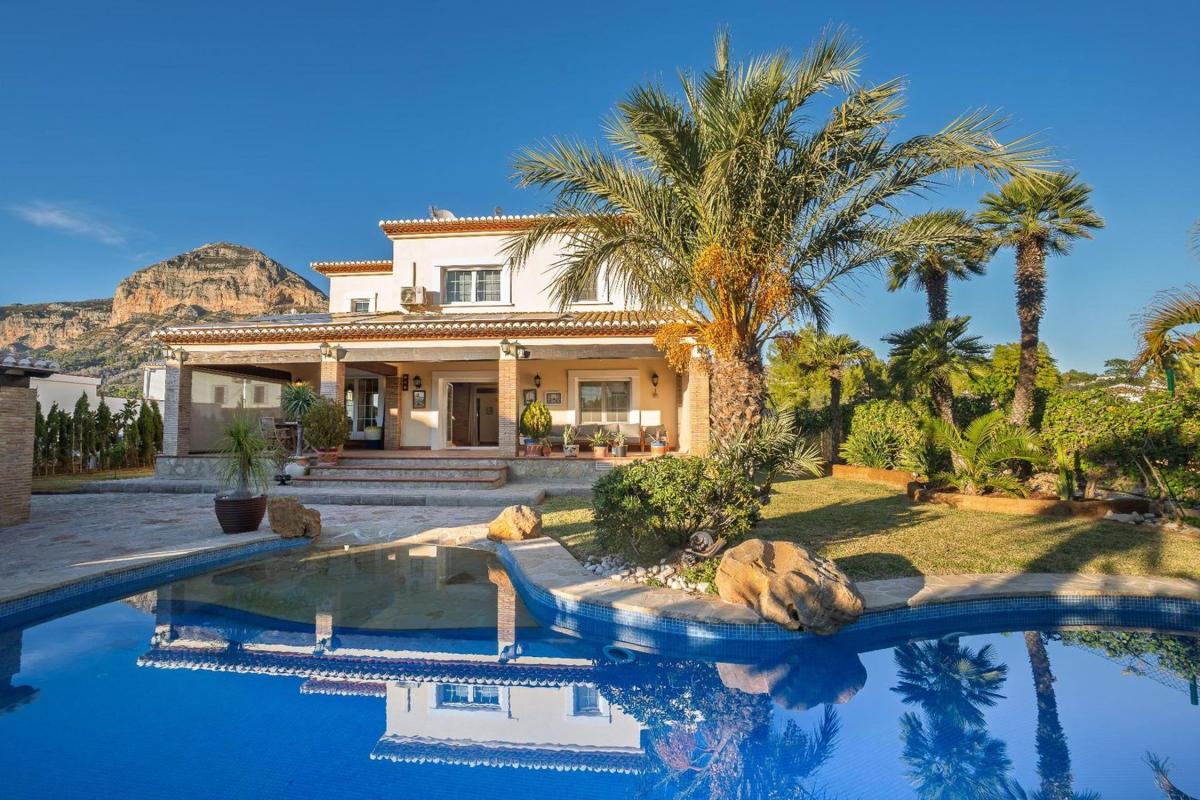 Propiedades en venta y alquiler en España photo 1
