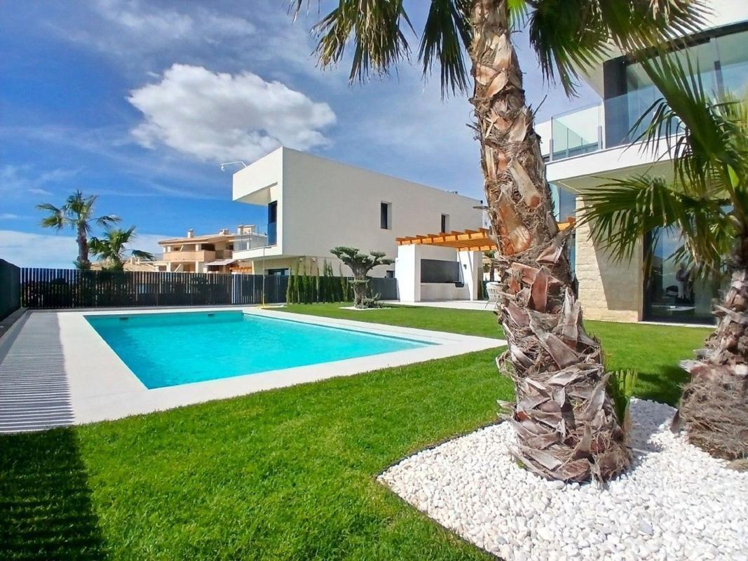 Properties for sale and rent in Spain photo 3