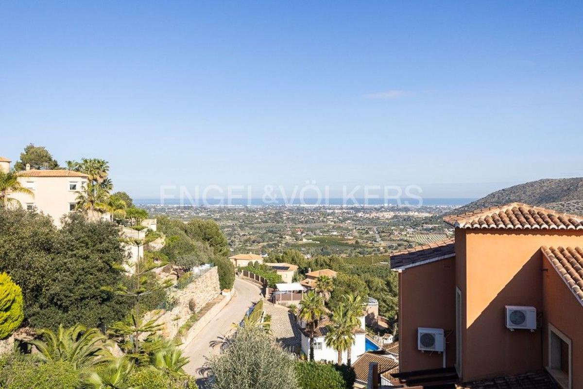 Properties for sale and rent in Spain photo 4