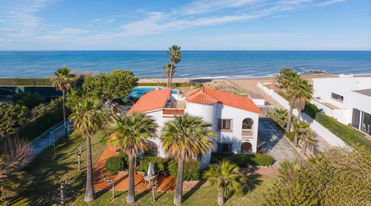 Properties for sale and rent in Spain photo 2