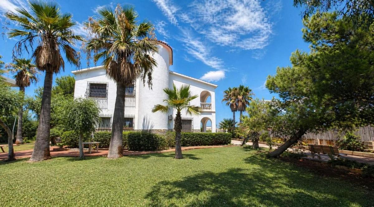 Properties for sale and rent in Spain photo 3