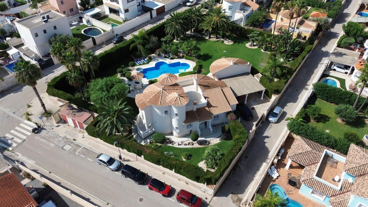 Properties for sale and rent in Spain photo 2