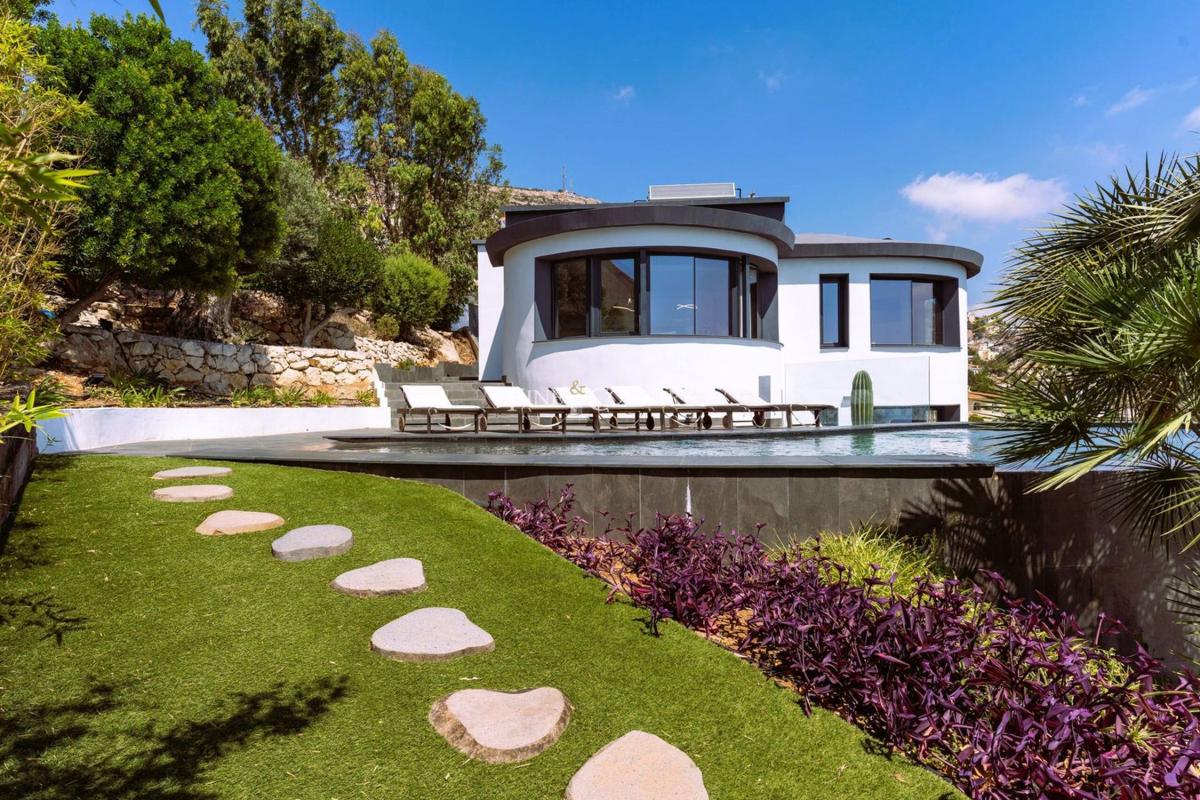 Properties for sale and rent in Spain photo 2
