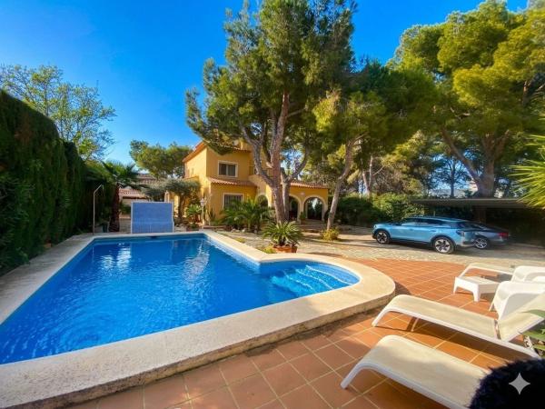 Casa o chalet independiente en Les Rotes/Las Rotas, Denia photo 1