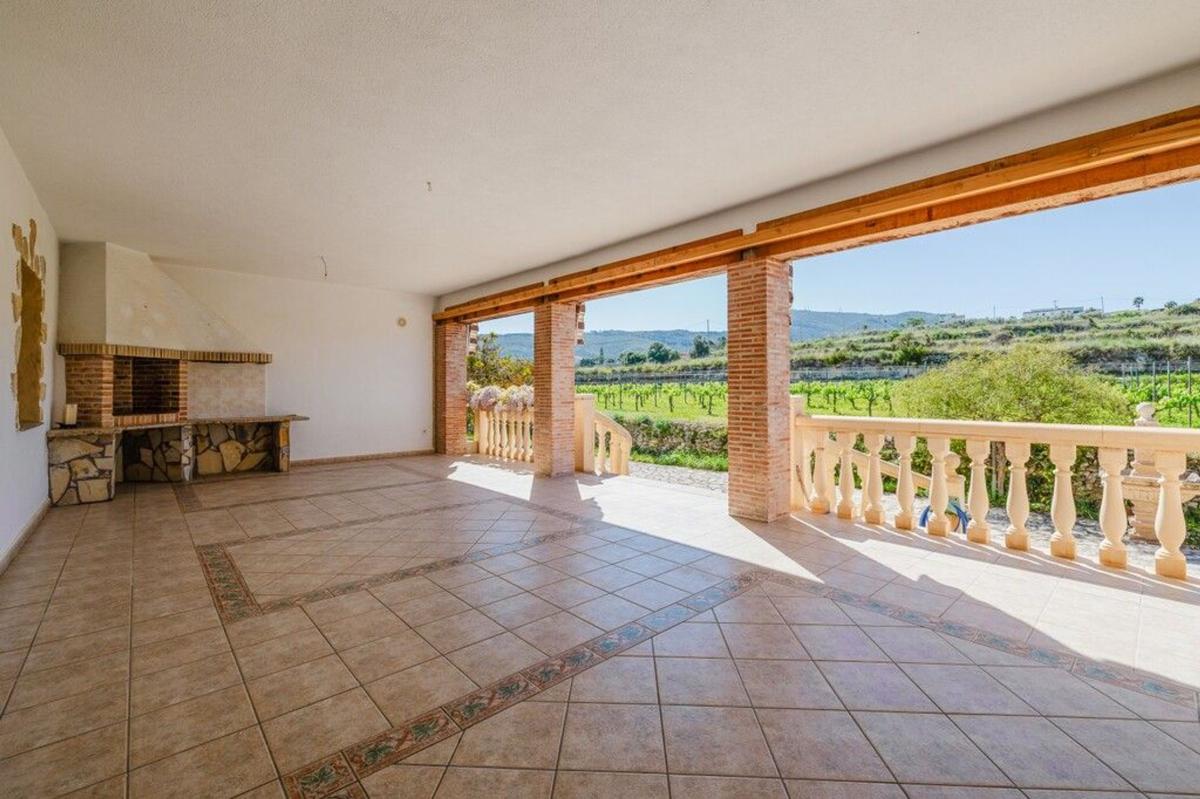 Propiedades en venta y alquiler en España photo 2