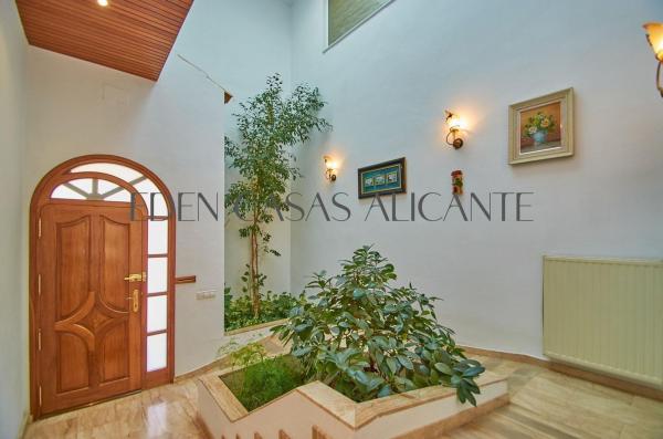 Chalet adosado en Calle Major, Centro, San Vicente del Raspeig photo 4