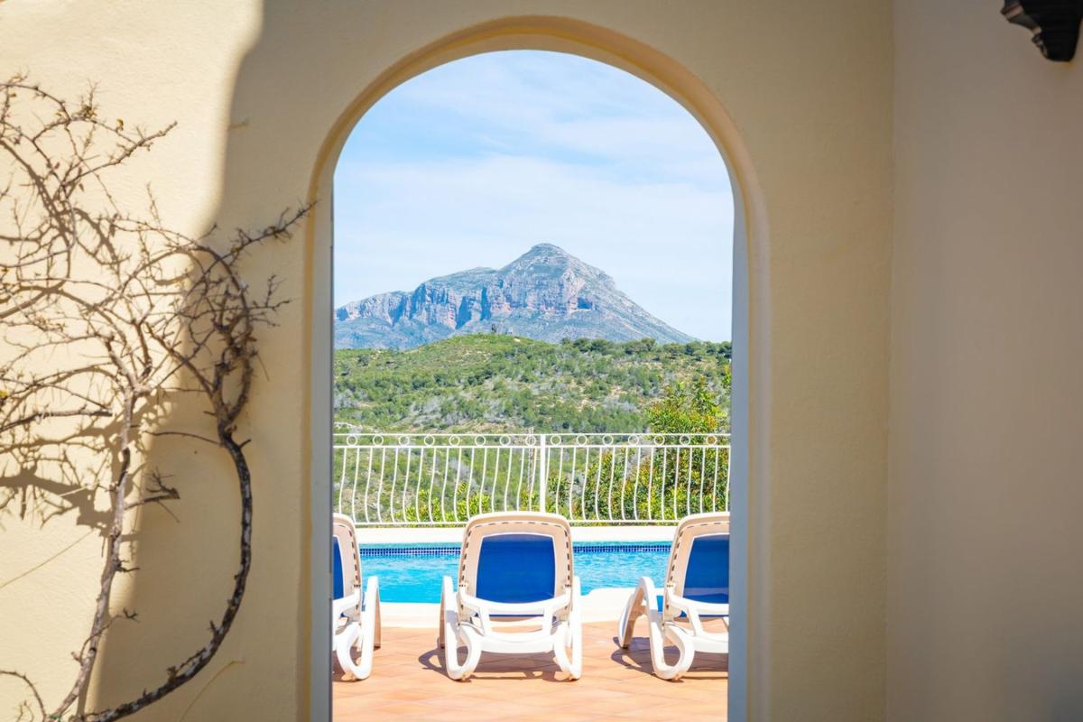 Properties for sale and rent in Spain photo 3