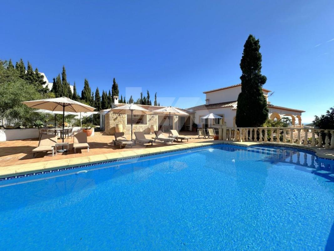 Properties for sale and rent in Spain photo 2
