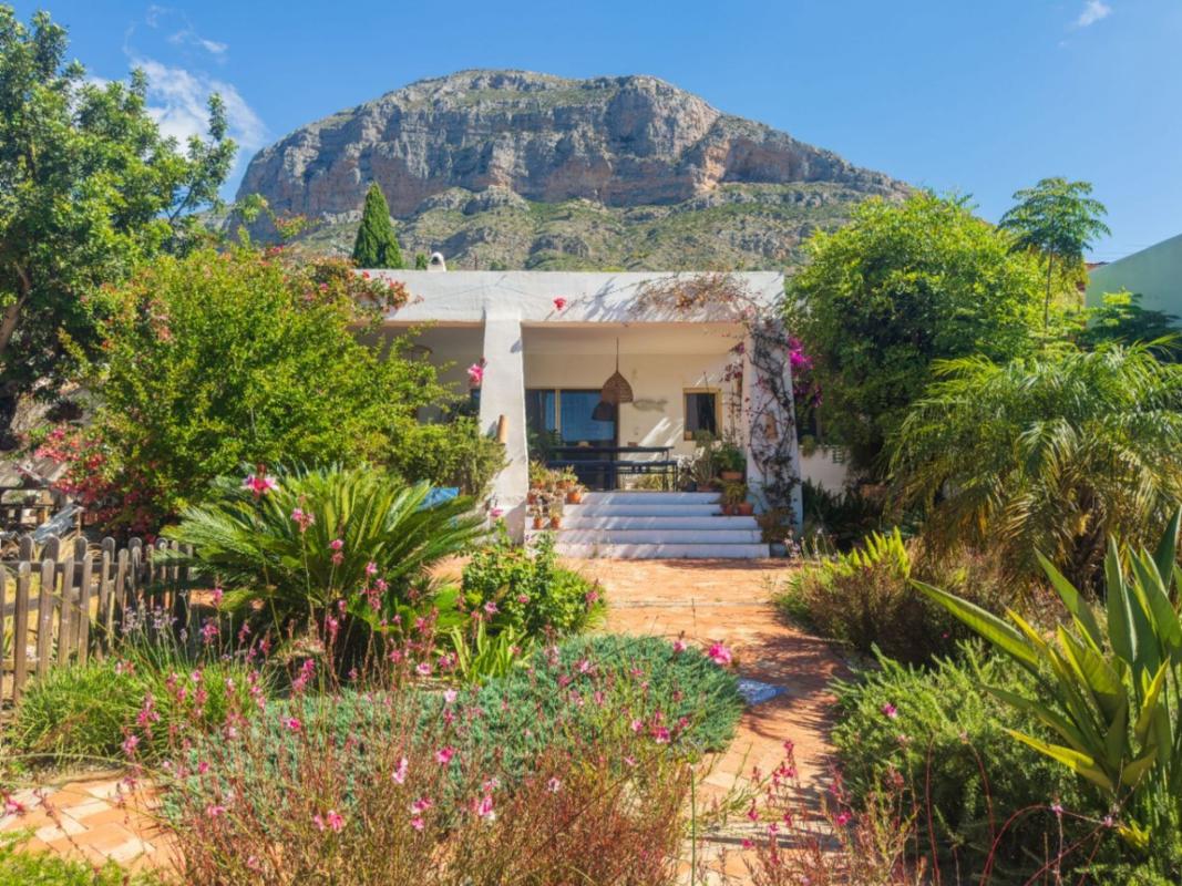 Properties for sale and rent in Spain photo 1