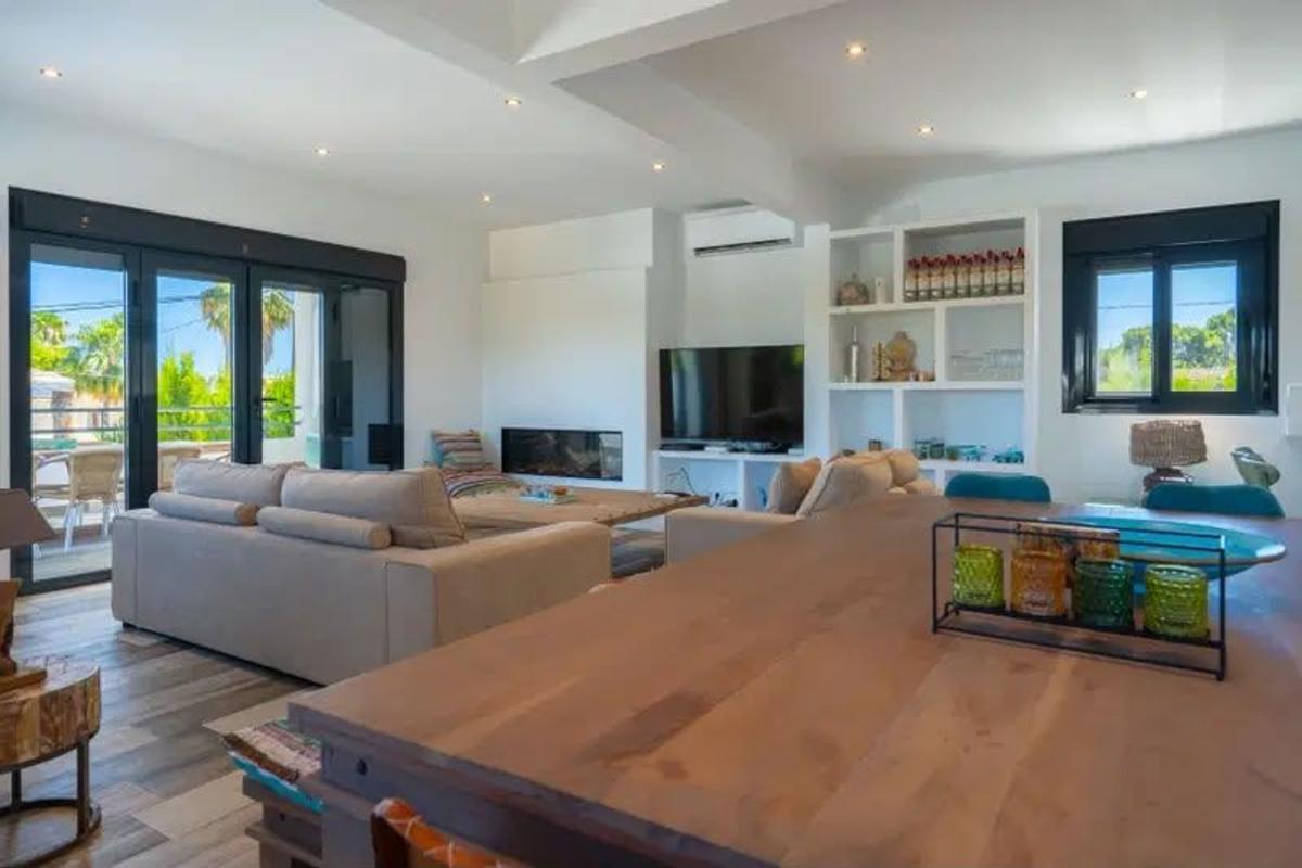 Properties for sale and rent in Spain photo 3