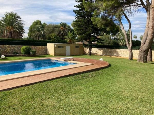 Частный шале на продаже в Casa o chalet en Centro Urbano, Denia, Дения thumbnail 3