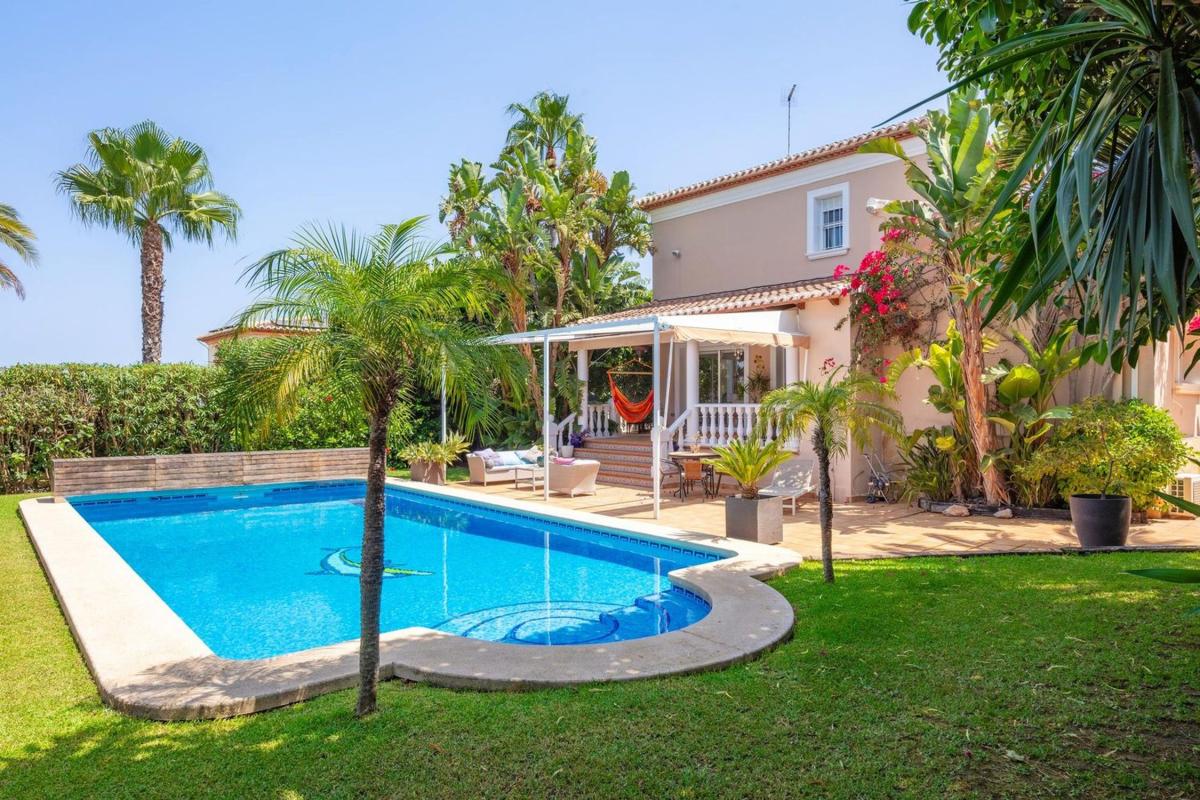Properties for sale and rent in Spain photo 2