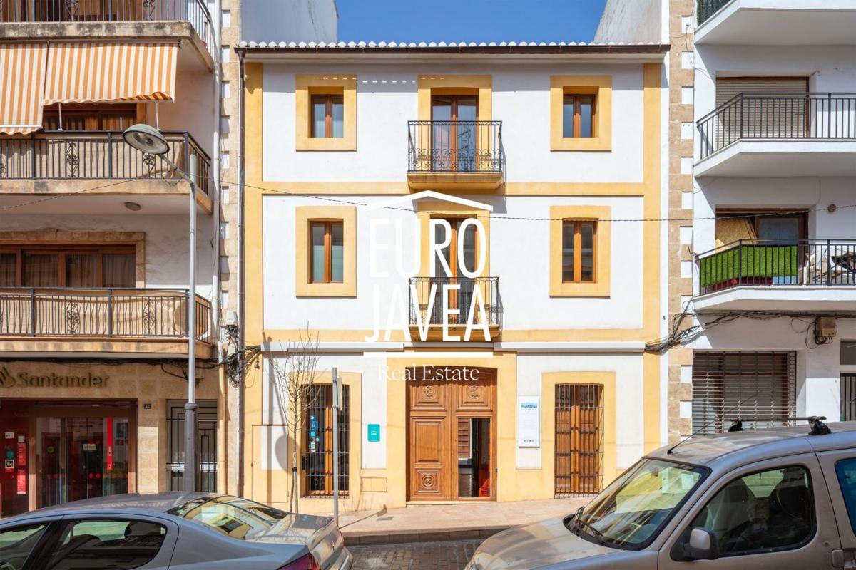 Propiedades en venta y alquiler en España photo 1