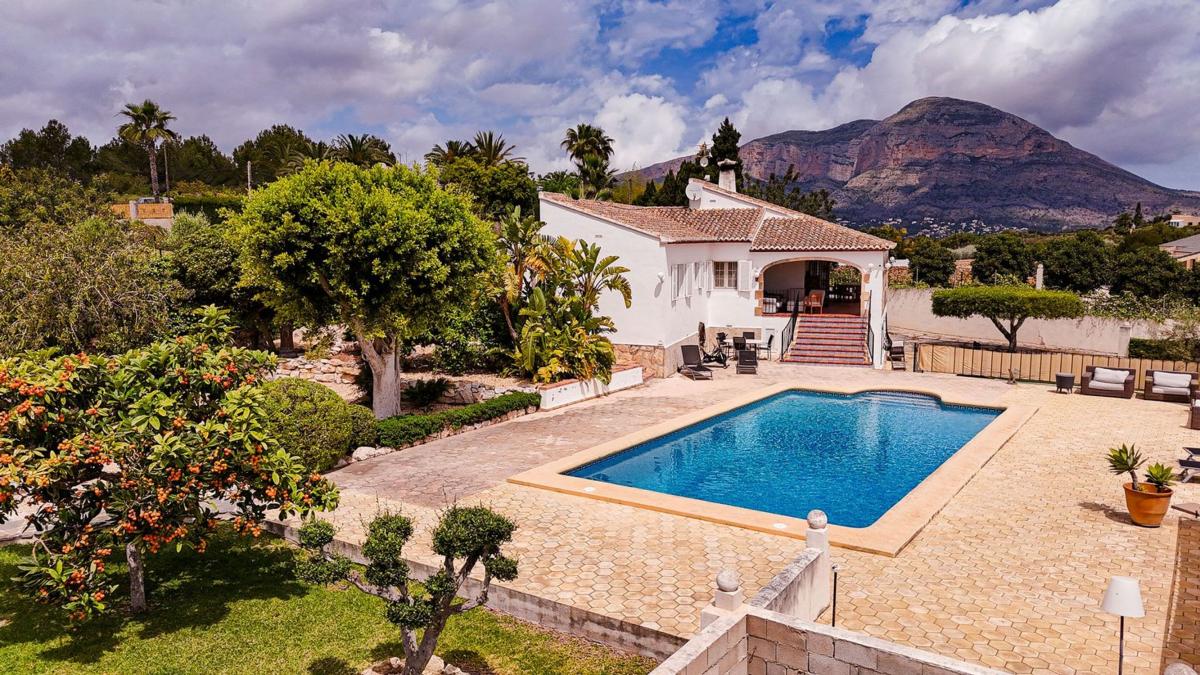 Properties for sale and rent in Spain photo 1