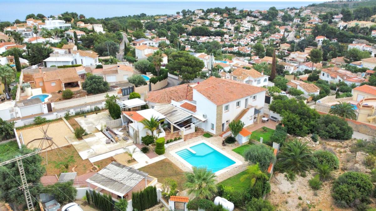 Properties for sale and rent in Spain photo 2