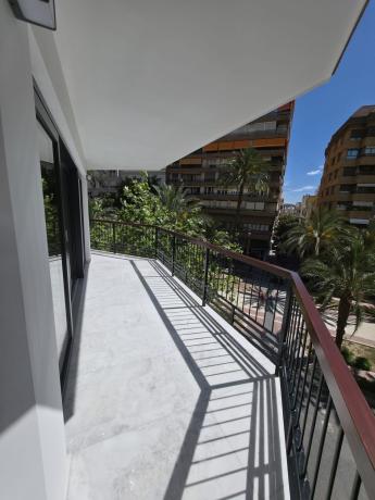 Sale of flat in Piso en Avenida General Marvá, Ensanche-Diputación, Alicante / Alacant, Alicante
photo 1