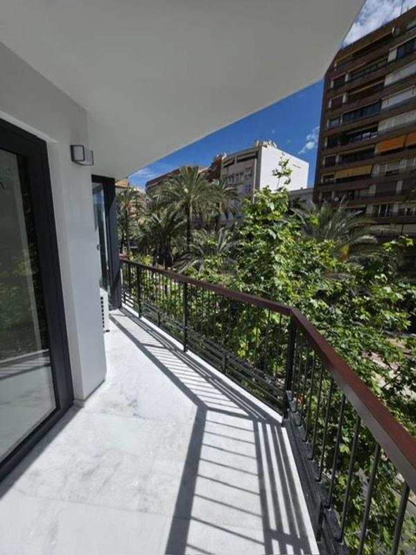 Venta de piso en Piso en Avenida General Marvá, Ensanche-Diputación, Alicante / Alacant, Alicante / Alacant
 photo 4