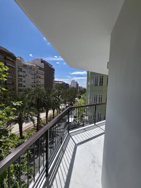 Venta de piso en Piso en Avenida General Marvá, Ensanche-Diputación, Alicante / Alacant, Alicante / Alacant
 photo 5