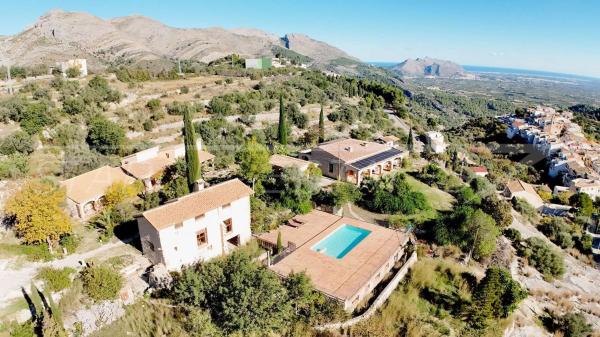 Finca rústica en venta en Casa rústica en Vall de Laguart , Vall de Laguart photo 1
