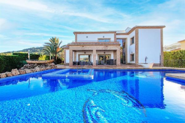 Частный шале на продаже в  Casa o chalet en Sol de Este - Puerta Fenicia, Jávea/Xàbia, Хавья/Хабия photo 1