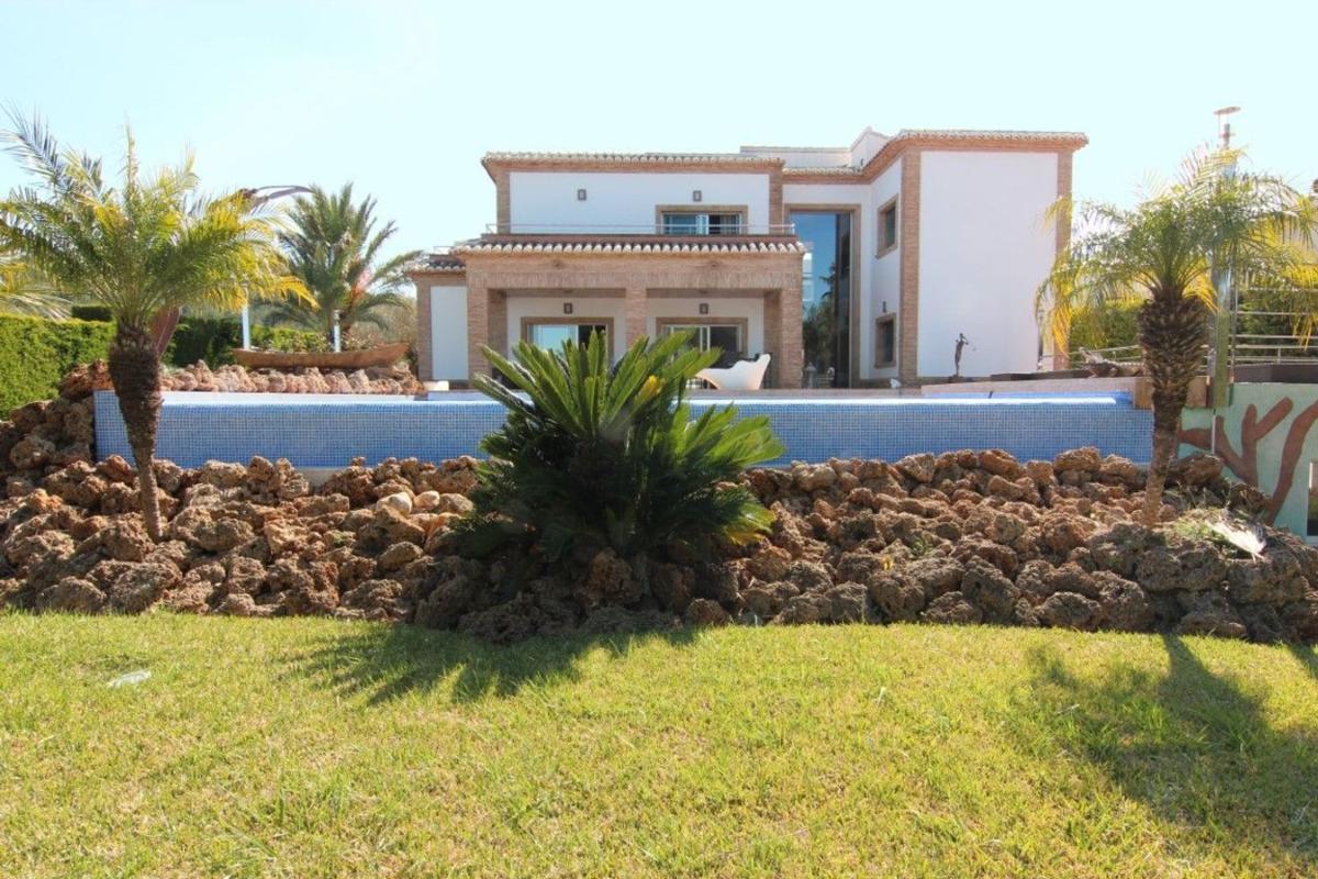 Propiedades en venta y alquiler en España photo 1