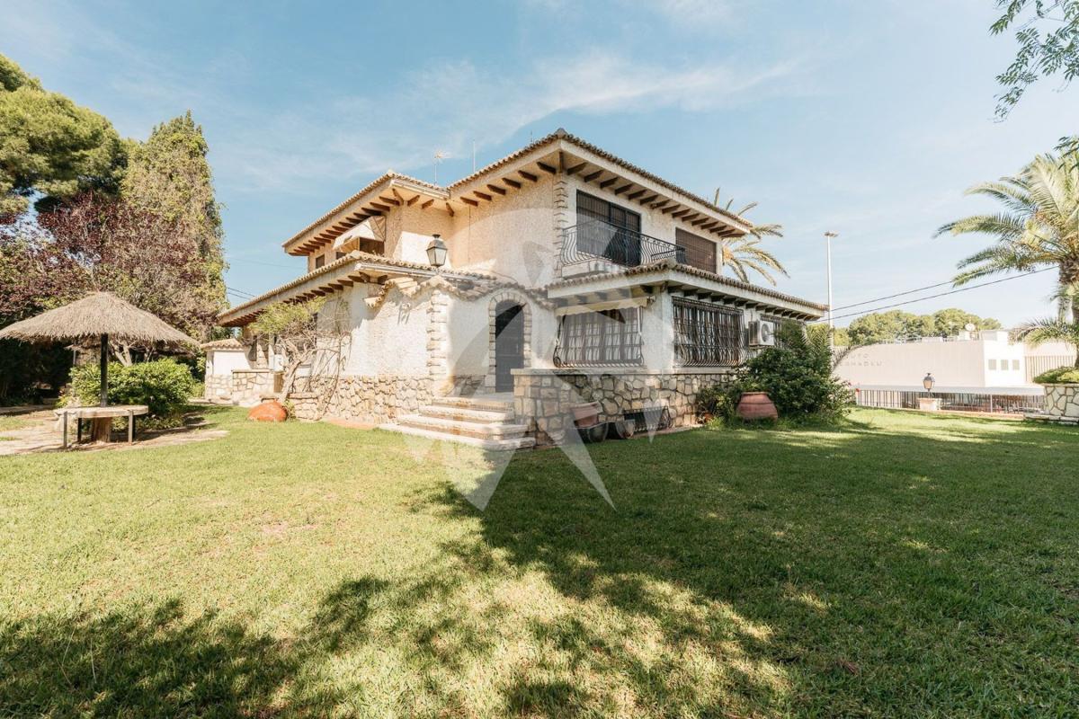Недвижимость на продажу и в аренду в Испании photo 1