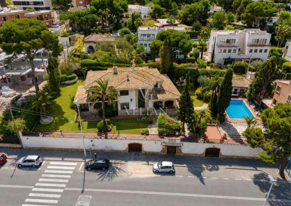 Casa o chalet independiente en Avenida Albufereta, Vistahermosa, Alicante / Alacant photo 2