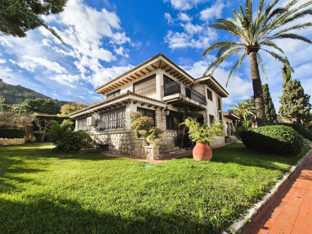 Properties for sale and rent in Spain photo 1