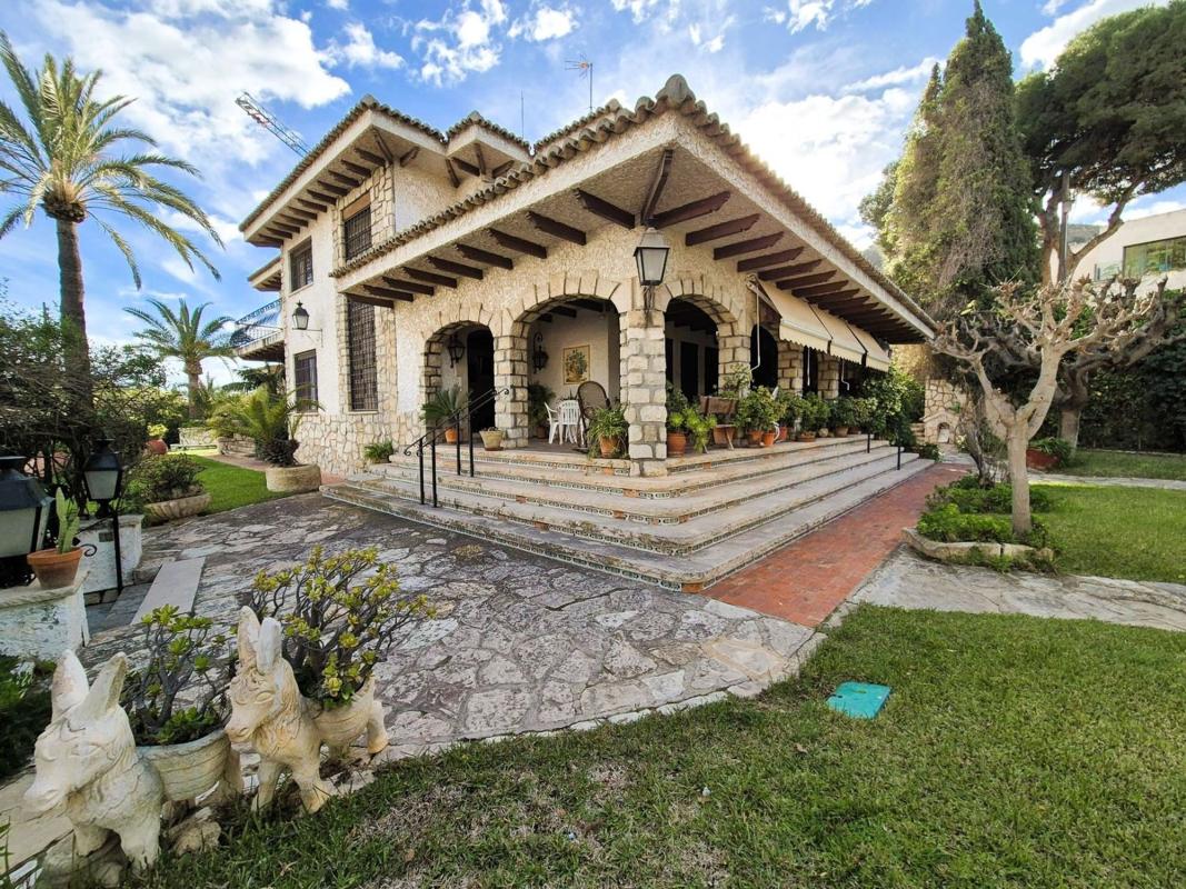 Properties for sale and rent in Spain photo 2