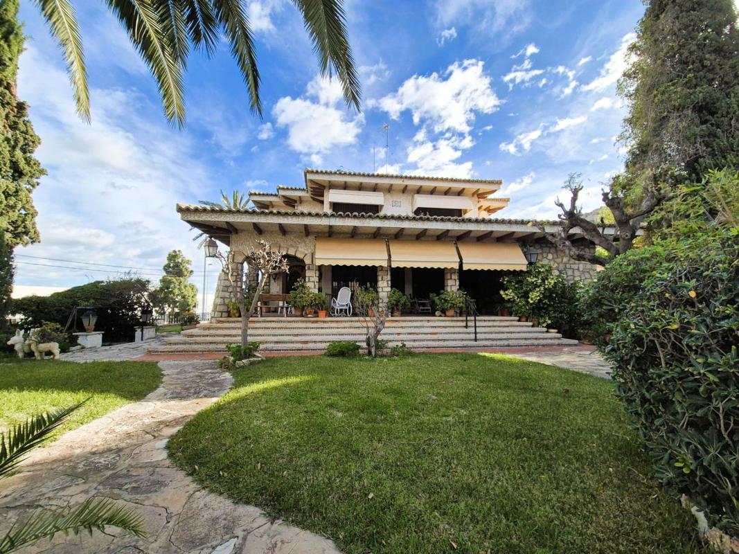 Properties for sale and rent in Spain photo 5