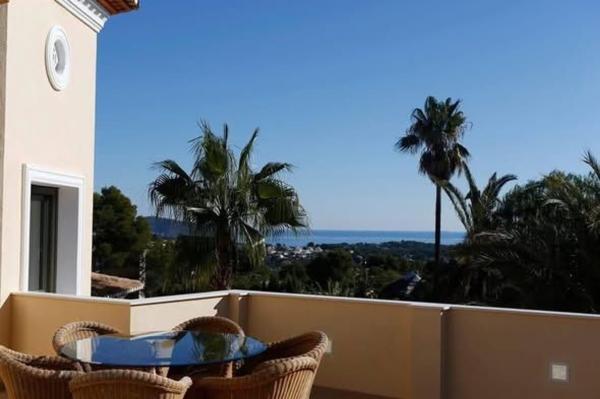Casa o chalet independiente en Avenida del Mediterrani, Cala Advocat - Baladrar, Benissa photo 1